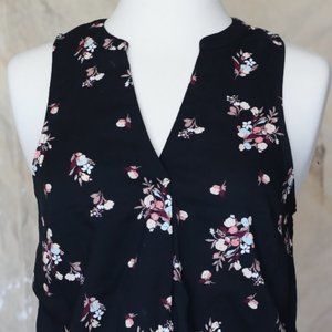 a.new day sleeveless v neck floral on black top XS